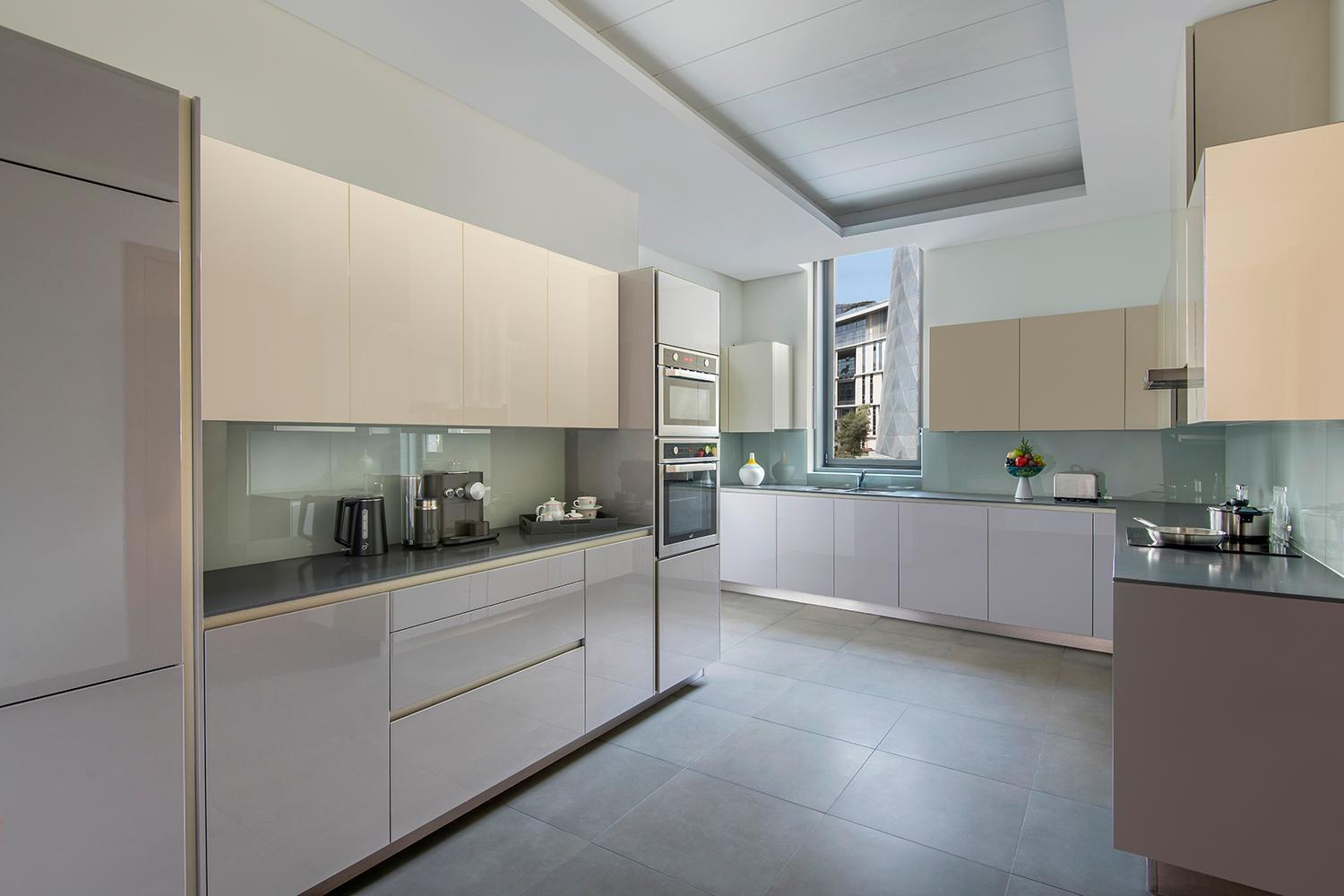 Banyan Tree Doha At La Cigale Mushaireb Oda fotoğraf A modern kitchen